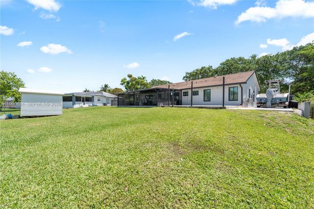 18462 SW 88th Pl, Cutler Bay, FL 33157