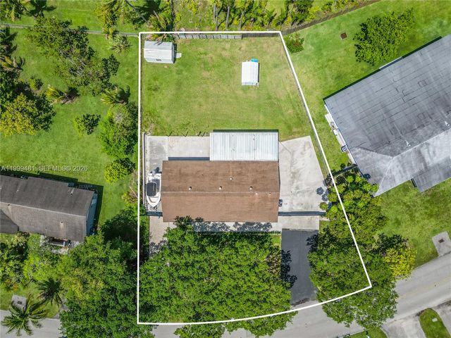 18462 SW 88th Pl, Cutler Bay, FL 33157