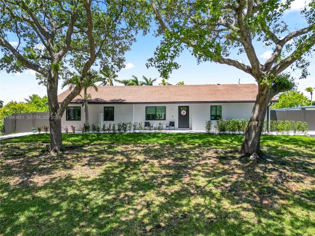 18462 SW 88th Pl, Cutler Bay, FL 33157