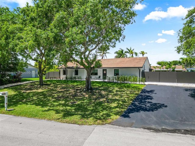 18462 SW 88th Pl, Cutler Bay, FL 33157