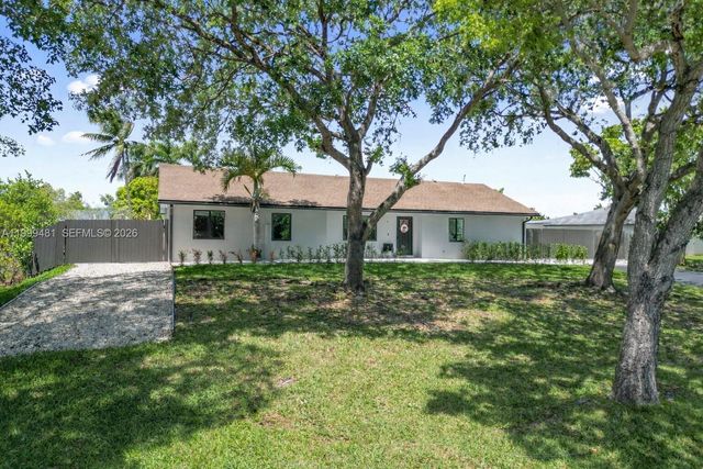 18462 SW 88th Pl, Cutler Bay, FL 33157
