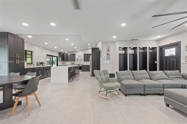 18462 SW 88th Pl, Cutler Bay, FL 33157