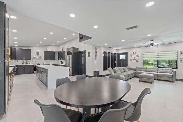 18462 SW 88th Pl, Cutler Bay, FL 33157