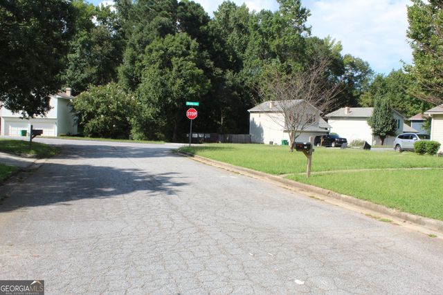 829 Carlingford Place, Lithonia, GA 30058