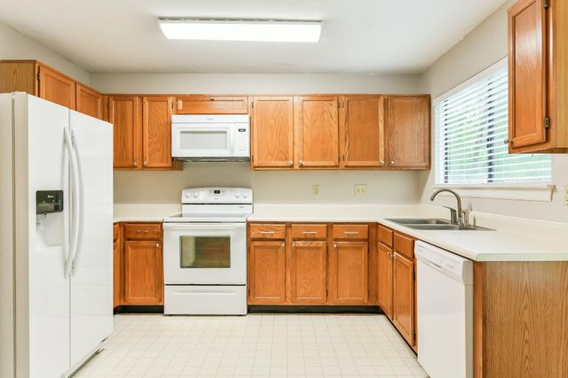 38 Camberwell Court, Spring, TX 77380
