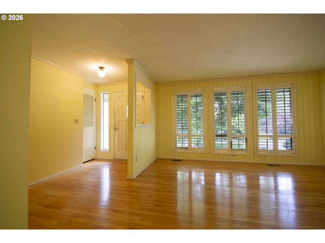 9894 Sw KIMBERLY Dr, Tigard, OR 97224