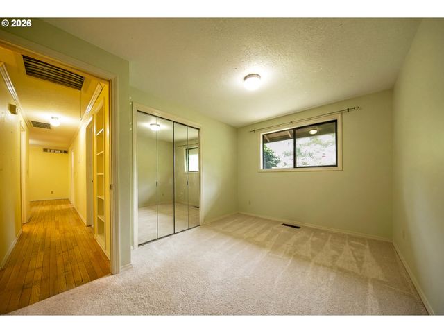 9894 Sw KIMBERLY Dr, Tigard, OR 97224