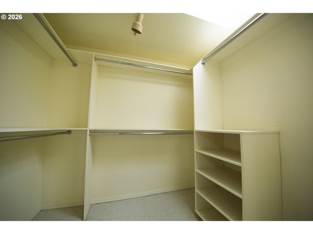 9894 Sw KIMBERLY Dr, Tigard, OR 97224