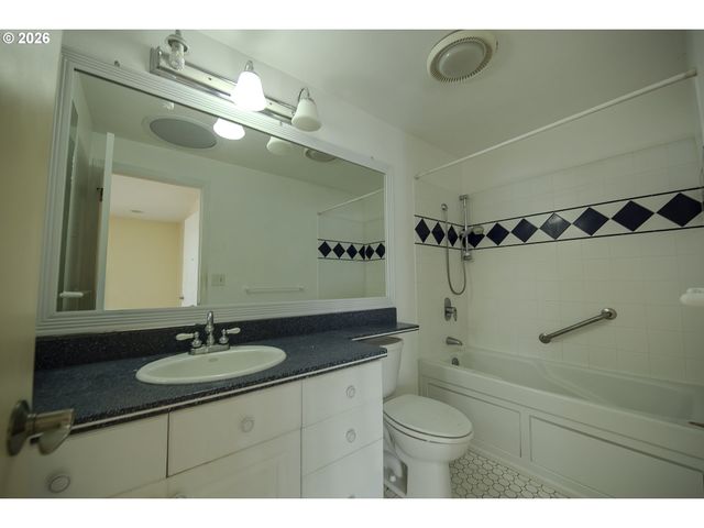 9894 Sw KIMBERLY Dr, Tigard, OR 97224