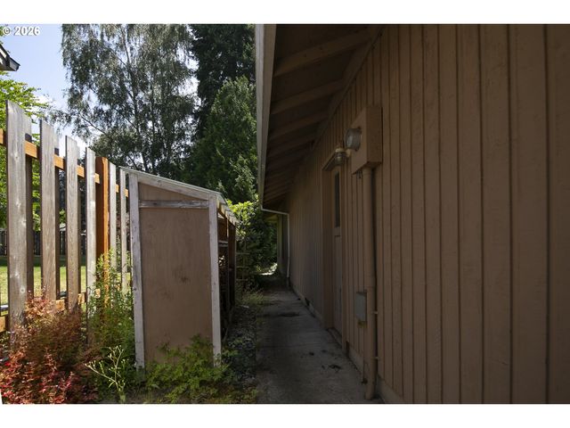 9894 Sw KIMBERLY Dr, Tigard, OR 97224