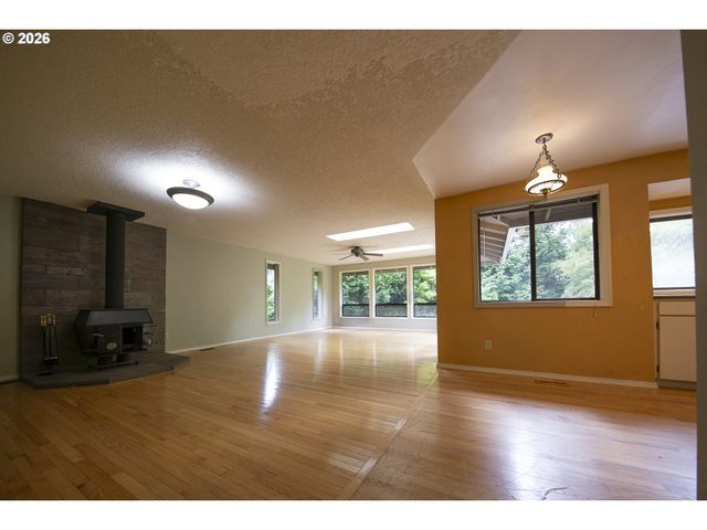 9894 Sw KIMBERLY Dr, Tigard, OR 97224