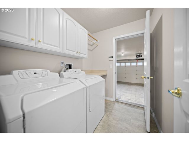 1579 S PEPPERWOOD St, Canby, OR 97013