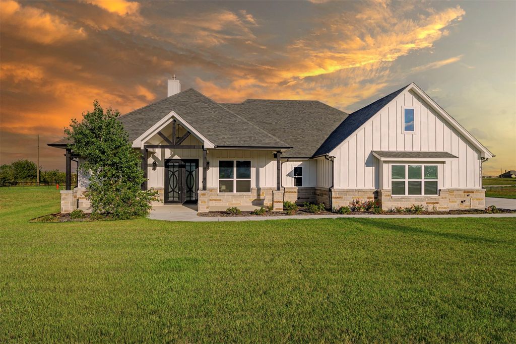 8524 Bronco Drive, Godley, TX 76044 — exterior