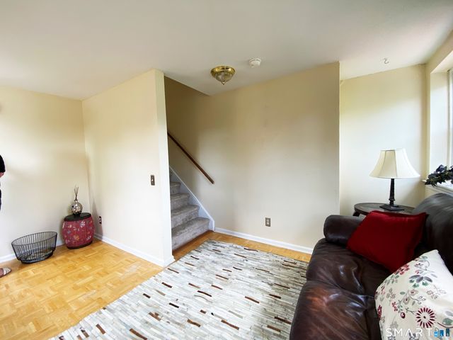 1 Russell Street 22, Middletown, CT 06457