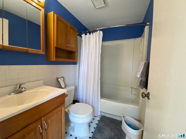 1 Russell Street 22, Middletown, CT 06457