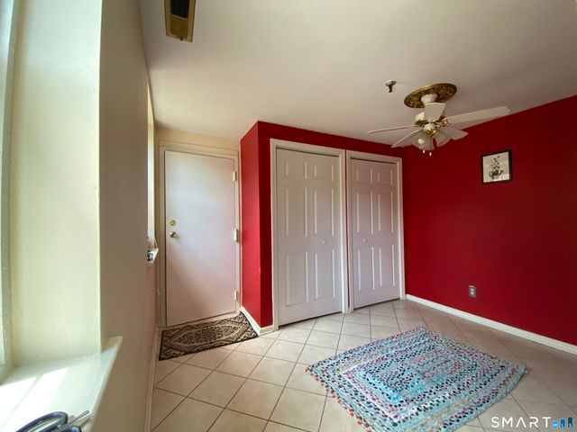 1 Russell Street 22, Middletown, CT 06457