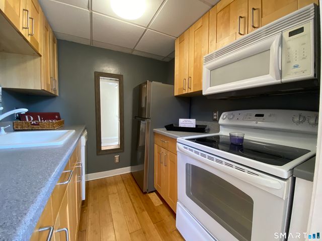 1 Russell Street 22, Middletown, CT 06457