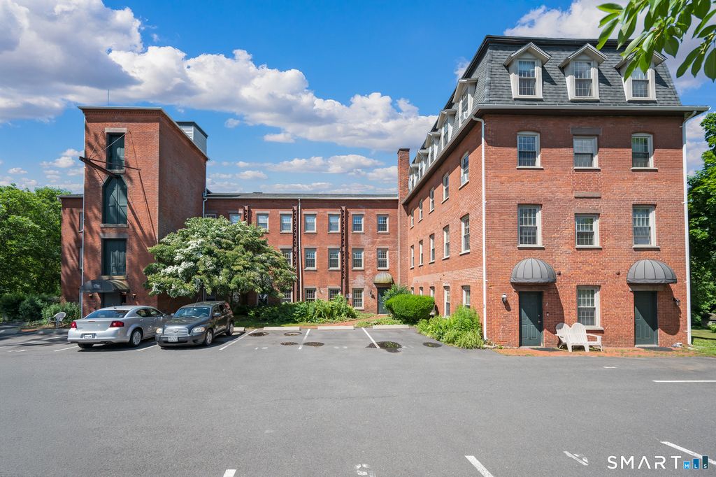 1 Russell Street 22, Middletown, CT 06457