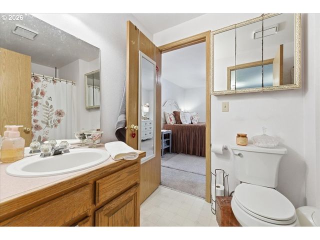 507 N PINE Ave, Yacolt, WA 98675