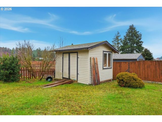 507 N PINE Ave, Yacolt, WA 98675