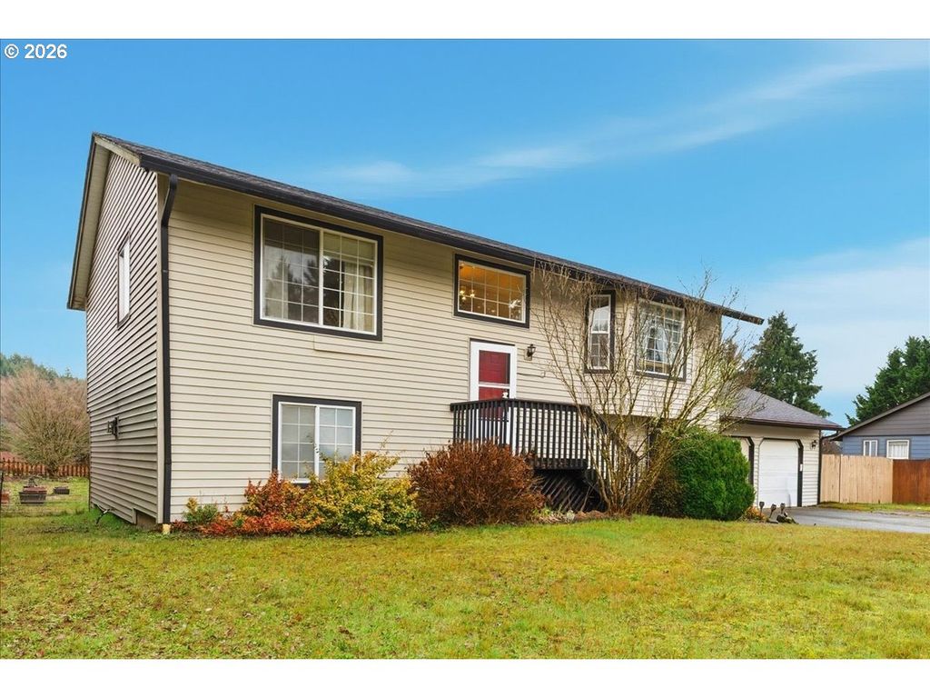 507 N PINE Ave, Yacolt, WA 98675