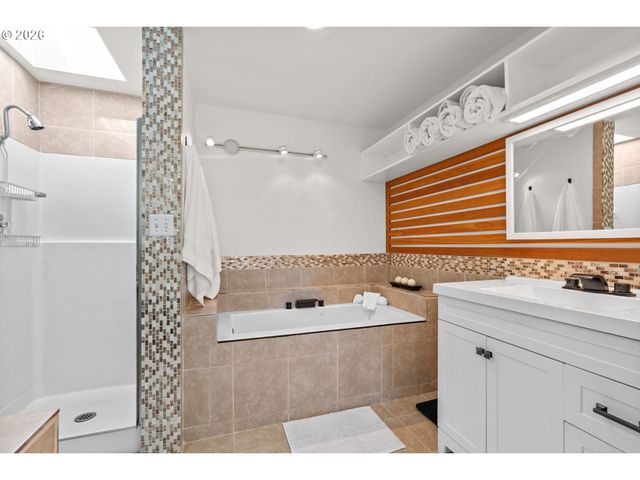 1675 FIRCREST Dr, Eugene, OR 97403