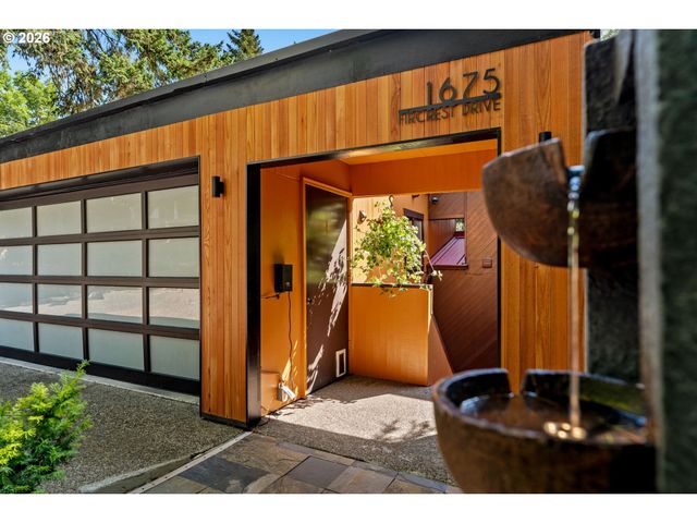 1675 FIRCREST Dr, Eugene, OR 97403