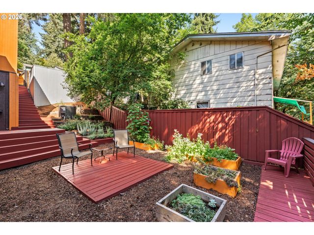1675 FIRCREST Dr, Eugene, OR 97403