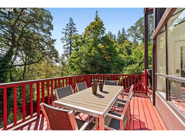 1675 FIRCREST Dr, Eugene, OR 97403