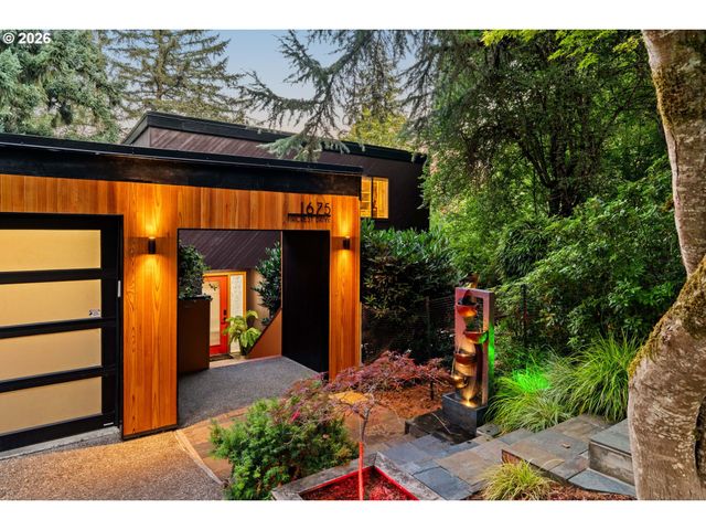 1675 FIRCREST Dr, Eugene, OR 97403
