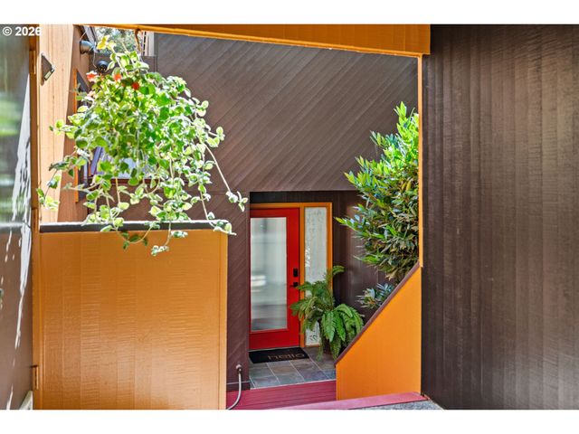 1675 FIRCREST Dr, Eugene, OR 97403