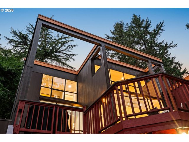 1675 FIRCREST Dr, Eugene, OR 97403