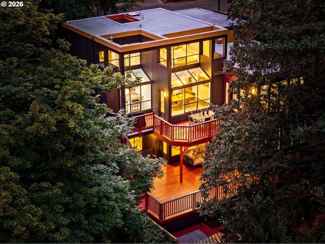 1675 FIRCREST Dr, Eugene, OR 97403