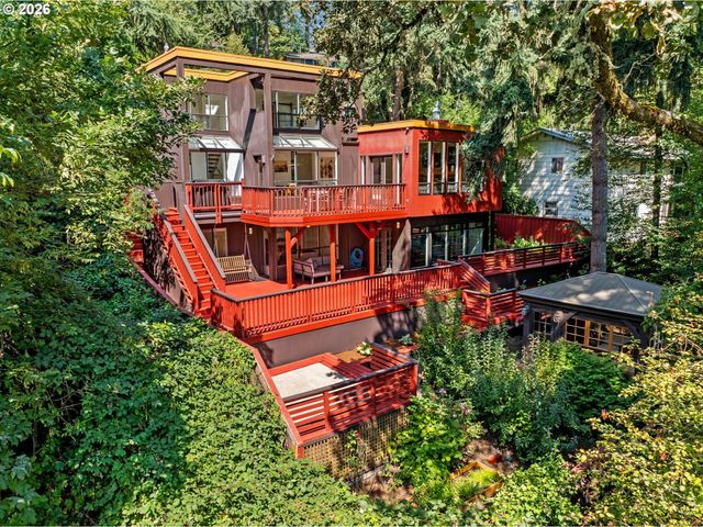 1675 FIRCREST Dr, Eugene, OR 97403