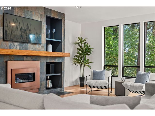 1675 FIRCREST Dr, Eugene, OR 97403