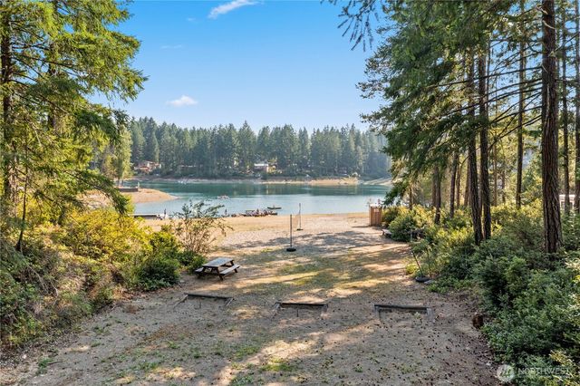 261 NE Circle Drive, Tahuya, WA 98588
