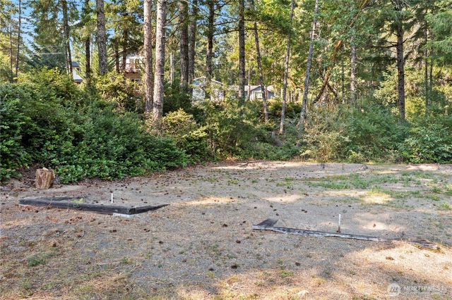 261 NE Circle Drive, Tahuya, WA 98588