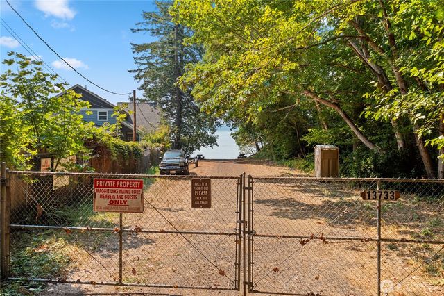 261 NE Circle Drive, Tahuya, WA 98588