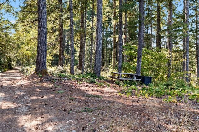 261 NE Circle Drive, Tahuya, WA 98588