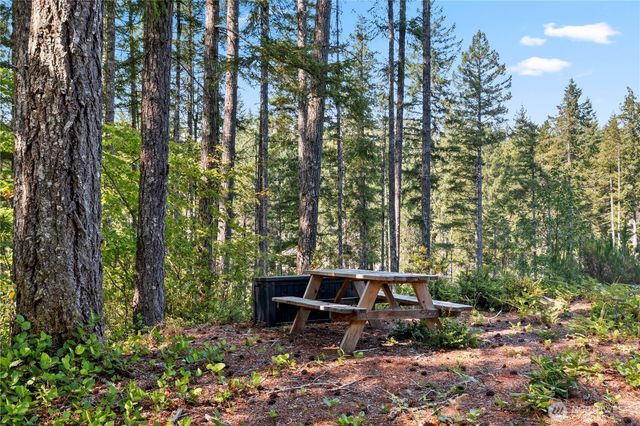 261 NE Circle Drive, Tahuya, WA 98588
