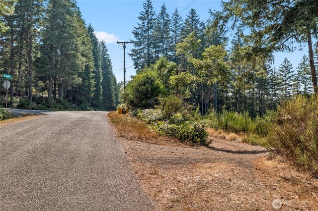 261 NE Circle Drive, Tahuya, WA 98588