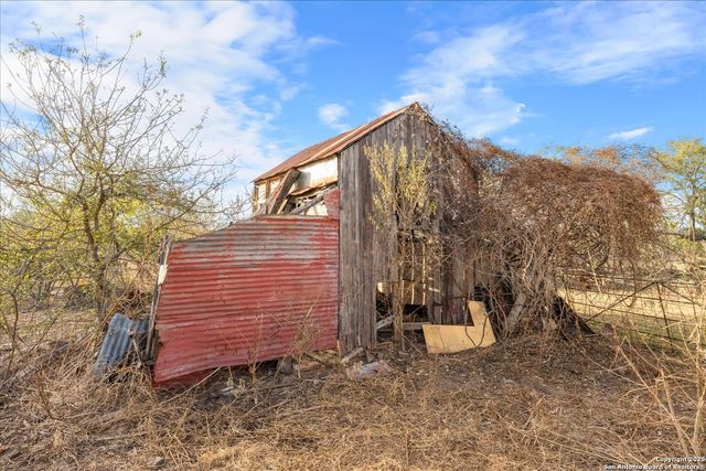 14858 Fm 1322, Luling, TX 78648