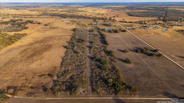 14858 Fm 1322, Luling, TX 78648