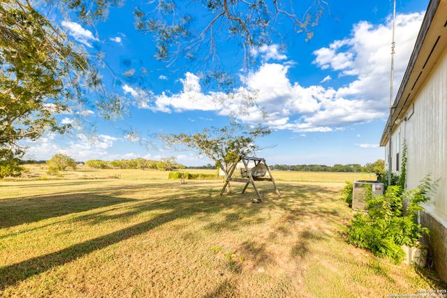 14858 Fm 1322, Luling, TX 78648