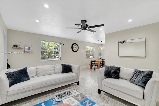 2470 NE 182nd Ter 2, North Miami Beach, FL 33160