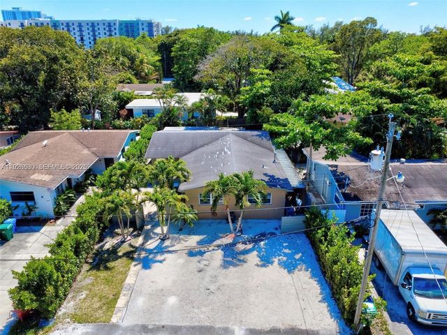 2470 NE 182nd Ter 2, North Miami Beach, FL 33160