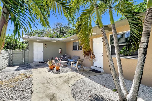 2470 NE 182nd Ter 2, North Miami Beach, FL 33160