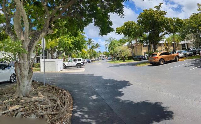 917 NE 199th Street 206, Miami, FL 33179