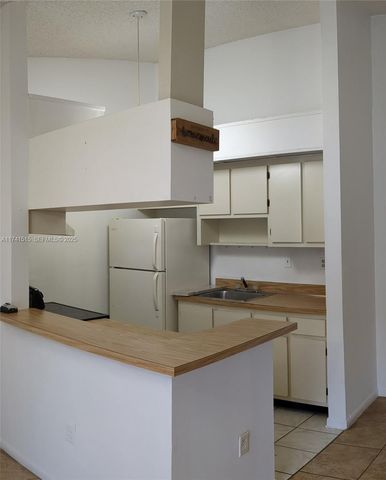 917 NE 199th Street 206, Miami, FL 33179