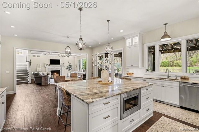 8135 Pine Knob Meadows Drive, Clarkston, MI 48348
